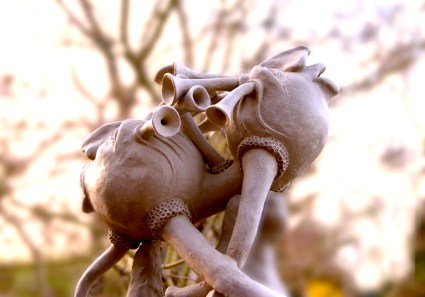 double-globed clay musical instrument from whistling-water-vessel blogpost of one Paul Chenoweth.