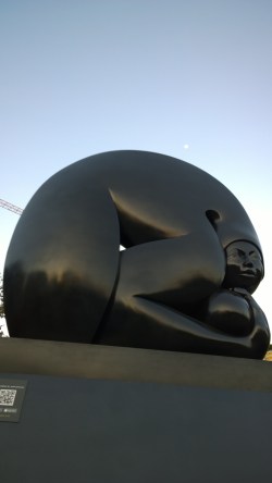 Jiménez Deredia, sculpture in San José, Feb 19 - 1