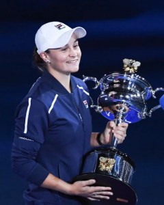 Ash Barty, Australian Open trophy, 29 Jan 2022, William West, AFP