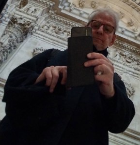 Selfie in el Catedral de Sevilla, William Eaton, 2023