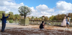Paris c’est une blonde, Qui plaît à tout le monde - photo by William Eaton, 2023 (b)