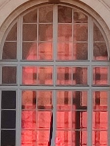 De la façade de la Manufacture des Gobelins, Paris, 2025 - photo par William Eaton